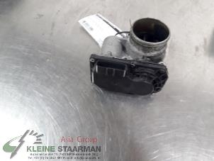 Gebruikte Gasklephuis Mitsubishi ASX 1.8 DI-D MIVEC 16V Prijs € 90,75 Inclusief btw aangeboden door Kleine Staarman B.V. Autodemontage