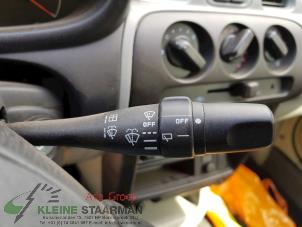 Gebruikte Ruitenwis Schakelaar Nissan Micra (K11) 1.3 LX,SLX 16V Prijs op aanvraag aangeboden door Kleine Staarman B.V. Autodemontage