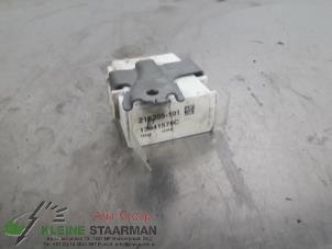 Gebruikte Module Centrale Deurvergrendeling Toyota Tundra (K5/K6) 5.7 V8 32V Dual VVT-I 4WD Prijs op aanvraag aangeboden door Kleine Staarman B.V. Autodemontage