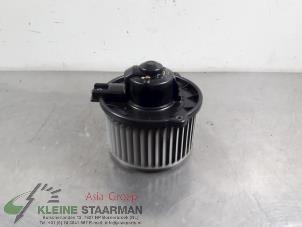 Gebruikte Chaufage Ventilatiemotor Toyota Avensis Verso (M20) 2.0 16V VVT-i D-4 Prijs € 42,50 Margeregeling aangeboden door Kleine Staarman B.V. Autodemontage