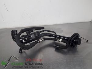 Gebruikte Vulpijp Brandstoftank Mazda CX-3 (DJ/DK) 2.0 SkyActiv-G 120 2WD Prijs € 75,00 Margeregeling aangeboden door Kleine Staarman B.V. Autodemontage