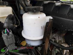 Gebruikte Stuurbekrachtiging Olie Reservoir Nissan Navara (D23) 2.5 dCi 16V 4x4 Prijs op aanvraag aangeboden door Kleine Staarman B.V. Autodemontage