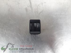 Gebruikte Schakelaar Koplamp Ihv Nissan Qashqai (J11) 1.2 DIG-T 16V Prijs € 42,50 Margeregeling aangeboden door Kleine Staarman B.V. Autodemontage
