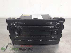 Gebruikte Radio CD Speler Toyota Auris (E15) 1.8 16V HSD Full Hybrid Prijs € 100,00 Margeregeling aangeboden door Kleine Staarman B.V. Autodemontage