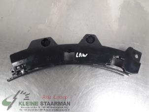 Gebruikte Bumperdeel links-achter Mazda CX-3 (DJ/DK) 2.0 SkyActiv-G 120 2WD Prijs € 42,50 Margeregeling aangeboden door Kleine Staarman B.V. Autodemontage