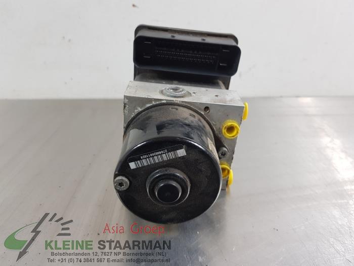 ABS Pomp van een Mazda 2 (DE) 1.3 16V MZR 2013