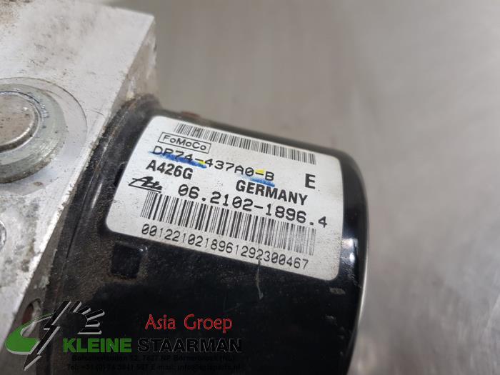 ABS Pomp van een Mazda 2 (DE) 1.3 16V MZR 2013