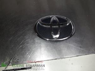 Gebruikte Embleem Toyota Corolla Verso (R10/11) 1.6 16V VVT-i Prijs € 42,50 Margeregeling aangeboden door Kleine Staarman B.V. Autodemontage