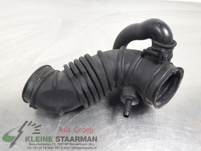 Aanzuigslang Lucht van een Kia Rio II (DE) 1.4 16V 2007