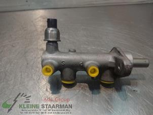 Gebruikte Hoofdremcilinder Hyundai Tucson (JM) 2.7 V6 24V 4x4 Autom. Prijs € 42,50 Margeregeling aangeboden door Kleine Staarman B.V. Autodemontage