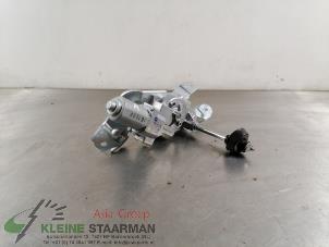 Gebruikte Ruitenwissermotor achter Mazda 2 (DJ/DL) 1.5 SkyActiv-G 75 Prijs op aanvraag aangeboden door Kleine Staarman B.V. Autodemontage
