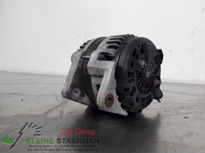 Dynamo van een Daewoo Orlando (YYM/YYW) 2.0 D 16V 2012