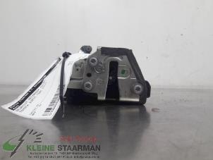 Gebruikte Deurslot Mechaniek 4Deurs links-achter Toyota Auris (E18) 1.8 16V Hybrid Prijs € 50,00 Margeregeling aangeboden door Kleine Staarman B.V. Autodemontage