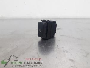 Gebruikte Schakelaar Nissan 350 Z (Z33) 3.5 V6 24V Prijs op aanvraag aangeboden door Kleine Staarman B.V. Autodemontage