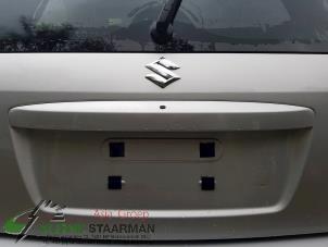 Gebruikte Handgreep Achterklep Suzuki S-Cross (AD) 1.6 16V 4x4 Prijs € 75,00 Margeregeling aangeboden door Kleine Staarman B.V. Autodemontage