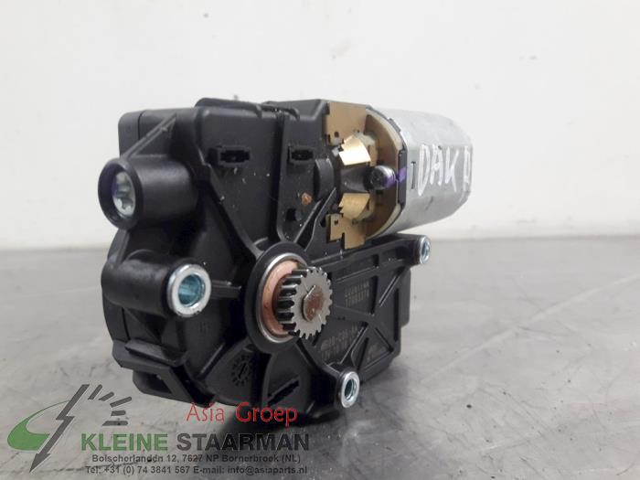 Schuifdak Motor van een Kia Sportage (QL) 1.6 T-GDI 177 16V 4x4 2018