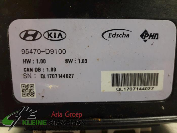 Module achterklep motor van een Kia Sportage (QL) 1.6 T-GDI 177 16V 4x4 2018