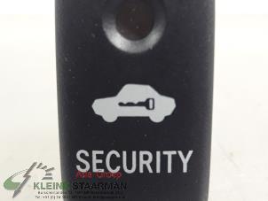 Gebruikte Centrale Deurvergrendelings Module Daihatsu Cuore (L251/271/276) 1.0 12V DVVT Prijs op aanvraag aangeboden door Kleine Staarman B.V. Autodemontage