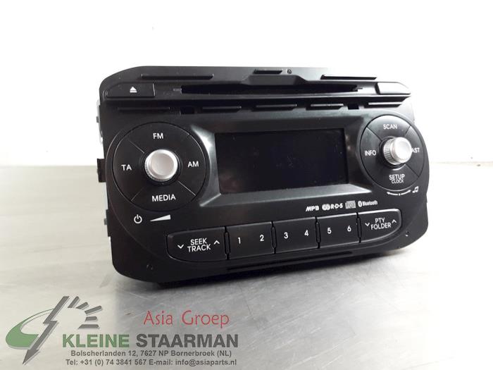 Radio CD Speler van een Kia Picanto (TA) 1.0 12V 2014