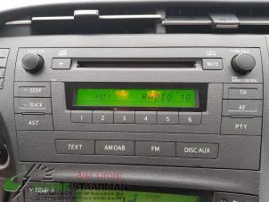 Gebruikte Radio CD Speler Toyota Prius (ZVW3) 1.8 16V Prijs op aanvraag aangeboden door Kleine Staarman B.V. Autodemontage