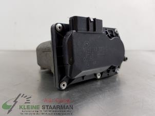 Gebruikte Gasklephuis Mazda RX-8 (SE17) 1.3 Renesis HP Prijs € 42,50 Margeregeling aangeboden door Kleine Staarman B.V. Autodemontage