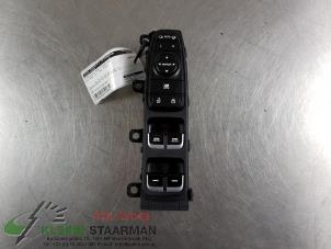 Gebruikte Raam schakelaar elektrisch Kia Niro I (DE) 1.6 GDI Hybrid Prijs € 100,00 Margeregeling aangeboden door Kleine Staarman B.V. Autodemontage
