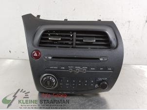 Gebruikte Radio CD Speler Honda Civic (FK/FN) 1.4 i-Dsi Prijs op aanvraag aangeboden door Kleine Staarman B.V. Autodemontage