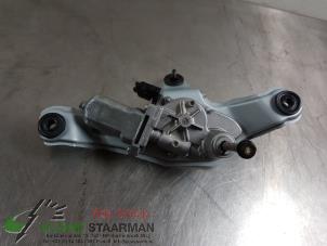 Gebruikte Ruitenwissermotor achter Kia Niro I (DE) 1.6 GDI Hybrid Prijs € 42,50 Margeregeling aangeboden door Kleine Staarman B.V. Autodemontage