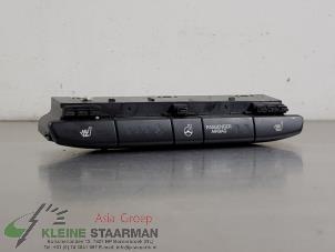 Gebruikte Schakelaar (diversen) Hyundai i20 (GBB) 1.4i 16V Prijs € 45,00 Margeregeling aangeboden door Kleine Staarman B.V. Autodemontage