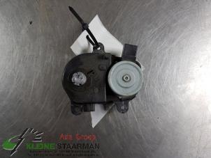 Gebruikte Motor Koplamp Lexus GS (..S19) 450h 3.5 V6 24V Prijs € 50,00 Margeregeling aangeboden door Kleine Staarman B.V. Autodemontage