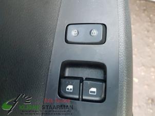 Gebruikte Raam schakelaar elektrisch Kia Picanto (JA) 1.0 12V Prijs € 42,50 Margeregeling aangeboden door Kleine Staarman B.V. Autodemontage