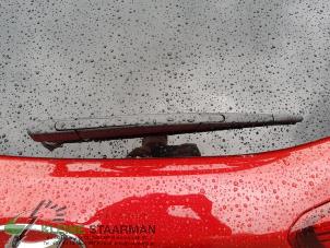 Gebruikte Ruitenwisserarm achter Hyundai i20 (GBB) 1.0 T-GDI 100 12V Prijs € 42,50 Margeregeling aangeboden door Kleine Staarman B.V. Autodemontage