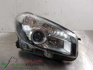 Gebruikte Koplamp rechts Nissan Qashqai (J10) 1.6 16V Prijs € 100,00 Margeregeling aangeboden door Kleine Staarman B.V. Autodemontage