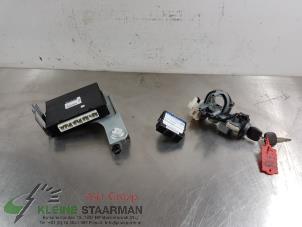 Gebruikte Contactslot + computer Daihatsu Cuore (L251/271/276) 1.0 12V DVVT Prijs € 75,00 Margeregeling aangeboden door Kleine Staarman B.V. Autodemontage