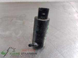 Gebruikte Ruitensproeierpomp voor Suzuki Splash 1.2 16V Prijs € 42,50 Margeregeling aangeboden door Kleine Staarman B.V. Autodemontage