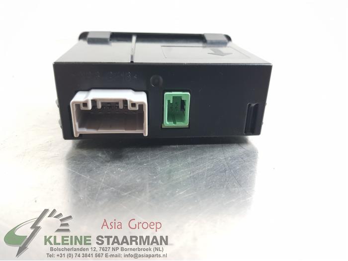 AUX/USB aansluiting van een Mazda MX-5 (ND) 2.0 SkyActiv G-184 16V 2019