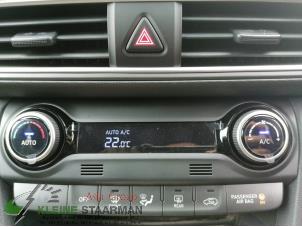 Gebruikte Kachel Bedieningspaneel Hyundai Kona (OS) 1.0 T-GDI 12V Prijs op aanvraag aangeboden door Kleine Staarman B.V. Autodemontage