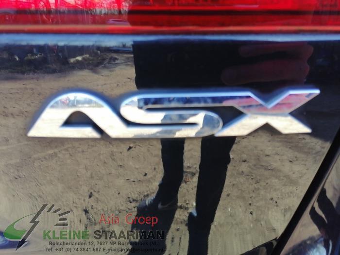 Asschenkel links-achter van een Mitsubishi ASX 1.6 MIVEC 16V 2015