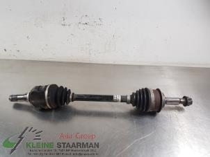 Gebruikte Aandrijfas links-voor Toyota Yaris III (P13) 1.5 16V Hybrid Prijs € 65,00 Margeregeling aangeboden door Kleine Staarman B.V. Autodemontage
