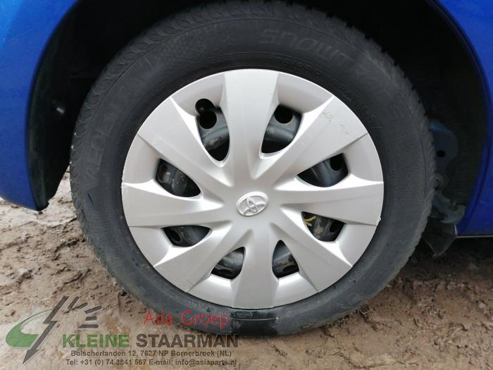 Velgen set + banden Staal TOYOTA