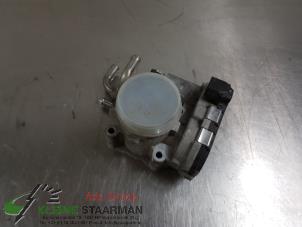 Gebruikte Gasklephuis Hyundai i20 (GBB) 1.4i 16V Prijs € 62,50 Margeregeling aangeboden door Kleine Staarman B.V. Autodemontage