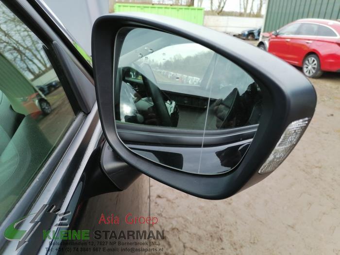 Buitenspiegel rechts van een Mazda CX-5 (KE,GH) 2.0 SkyActiv-G 16V 2WD 2014