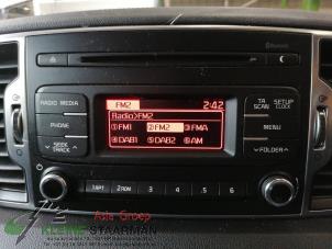 Gebruikte Radio CD Speler Kia Sportage (QL) 1.6 GDI 132 16V 4x2 Prijs op aanvraag aangeboden door Kleine Staarman B.V. Autodemontage