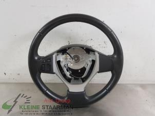 Gebruikte Stuurwiel Suzuki Swift (ZA/ZC/ZD) 1.2 16V Prijs € 100,00 Margeregeling aangeboden door Kleine Staarman B.V. Autodemontage