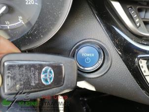 Gebruikte Kontaktslot + computer Toyota C-HR (X1,X5) 1.8 16V Hybrid Prijs € 250,00 Margeregeling aangeboden door Kleine Staarman B.V. Autodemontage