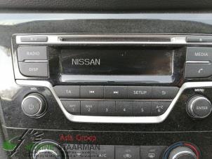 Gebruikte Radio CD Speler Nissan Qashqai (J11) 1.2 DIG-T 16V Prijs op aanvraag aangeboden door Kleine Staarman B.V. Autodemontage