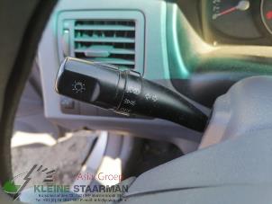 Gebruikte Knipperlicht Schakelaar Hyundai Tucson (JM) 2.0 16V CVVT 4x2 Prijs op aanvraag aangeboden door Kleine Staarman B.V. Autodemontage