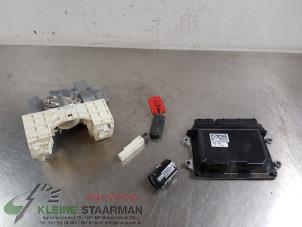 Gebruikte Kontaktslot + computer Mazda 2 (DJ/DL) 1.5 SkyActiv-G 90 Prijs € 250,00 Margeregeling aangeboden door Kleine Staarman B.V. Autodemontage