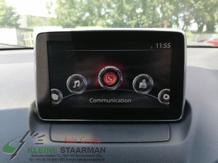 Navigatie Display van een Mazda CX-3 2.0 SkyActiv-G 120 2016