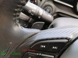 Gebruikte Schakelflipper set Mazda CX-3 (DJ/DK) 2.0 SkyActiv-G 120 Prijs op aanvraag aangeboden door Kleine Staarman B.V. Autodemontage